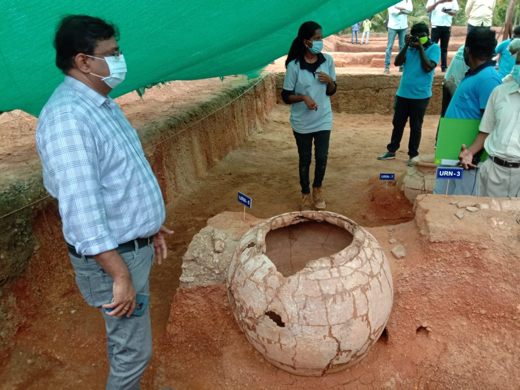 கீழடி ஆதிச்சநல்லூரில் தமிழரின் தண்ணீர் வடிகால் தொழில்நுட்பக் கட்டமைப்பு…!!